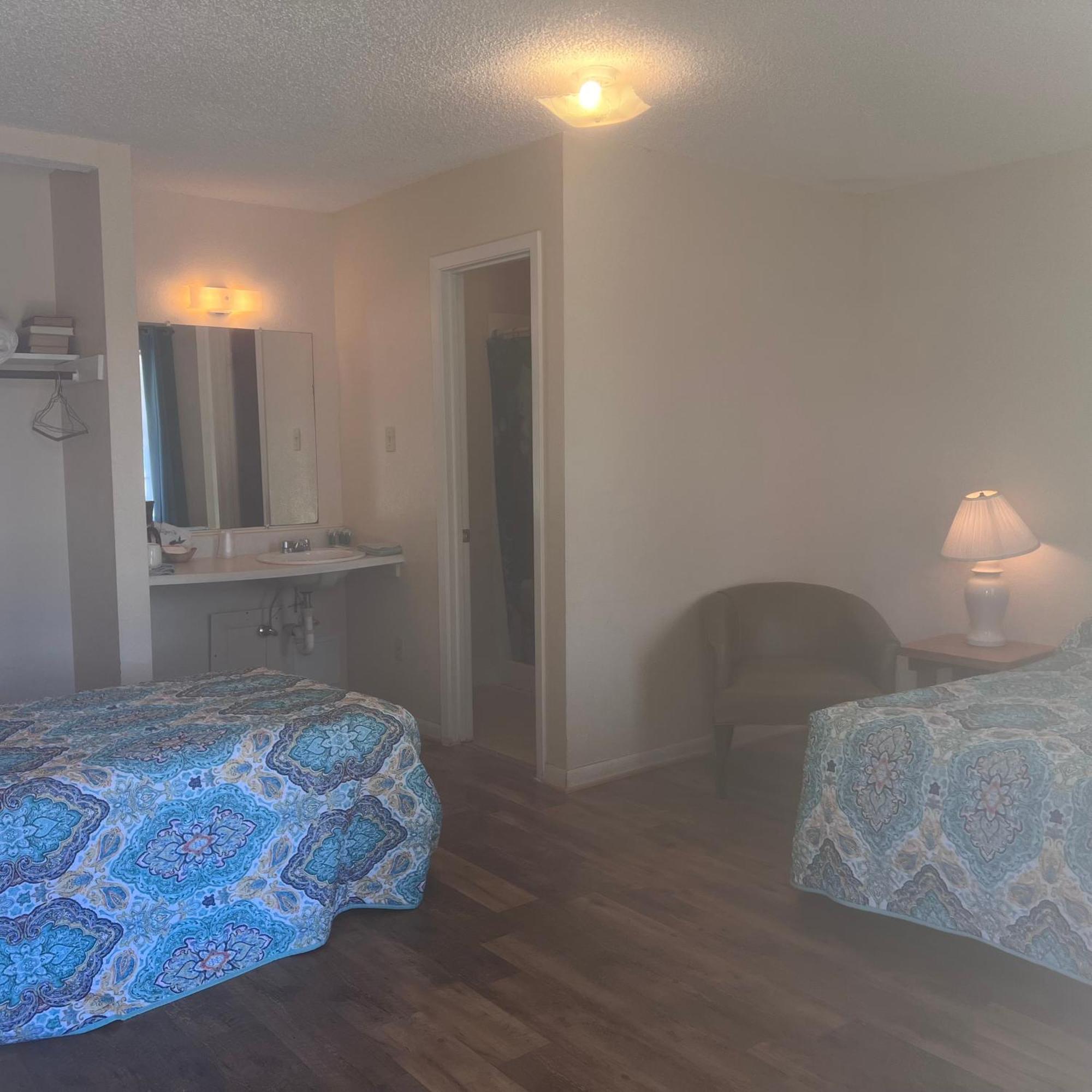 Alpine Lakeside Motel Room Backside Hemphill Dış mekan fotoğraf